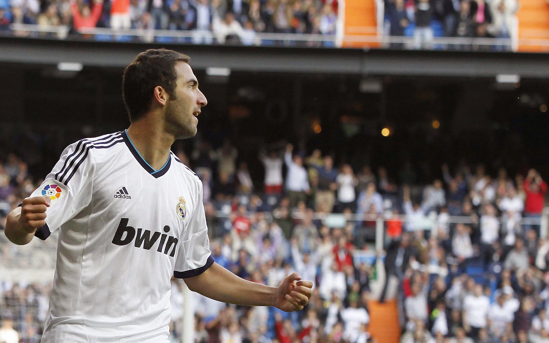 瑞士队前途光明！，凯恩新星出色防守表现突出热度持续攀升